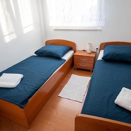 Apartments Mamut Trogir Ngoại thất bức ảnh