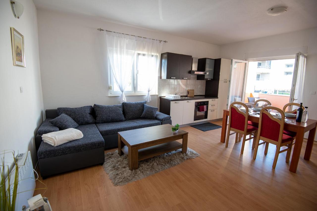 Apartments Mamut Trogir Ngoại thất bức ảnh