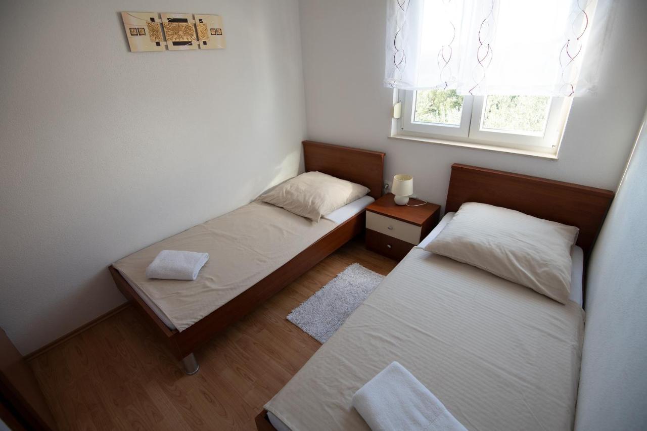 Apartments Mamut Trogir Ngoại thất bức ảnh