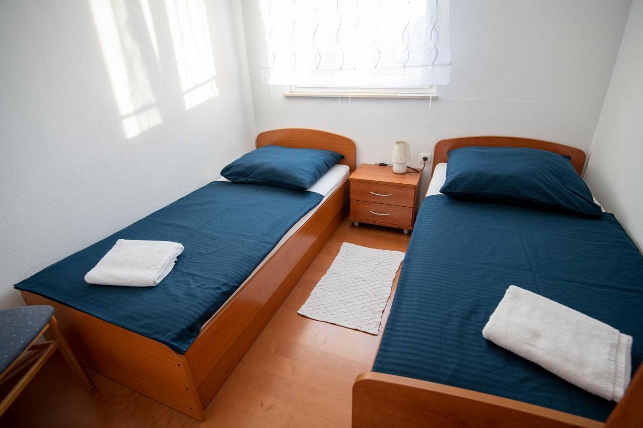 Apartments Mamut Trogir Ngoại thất bức ảnh