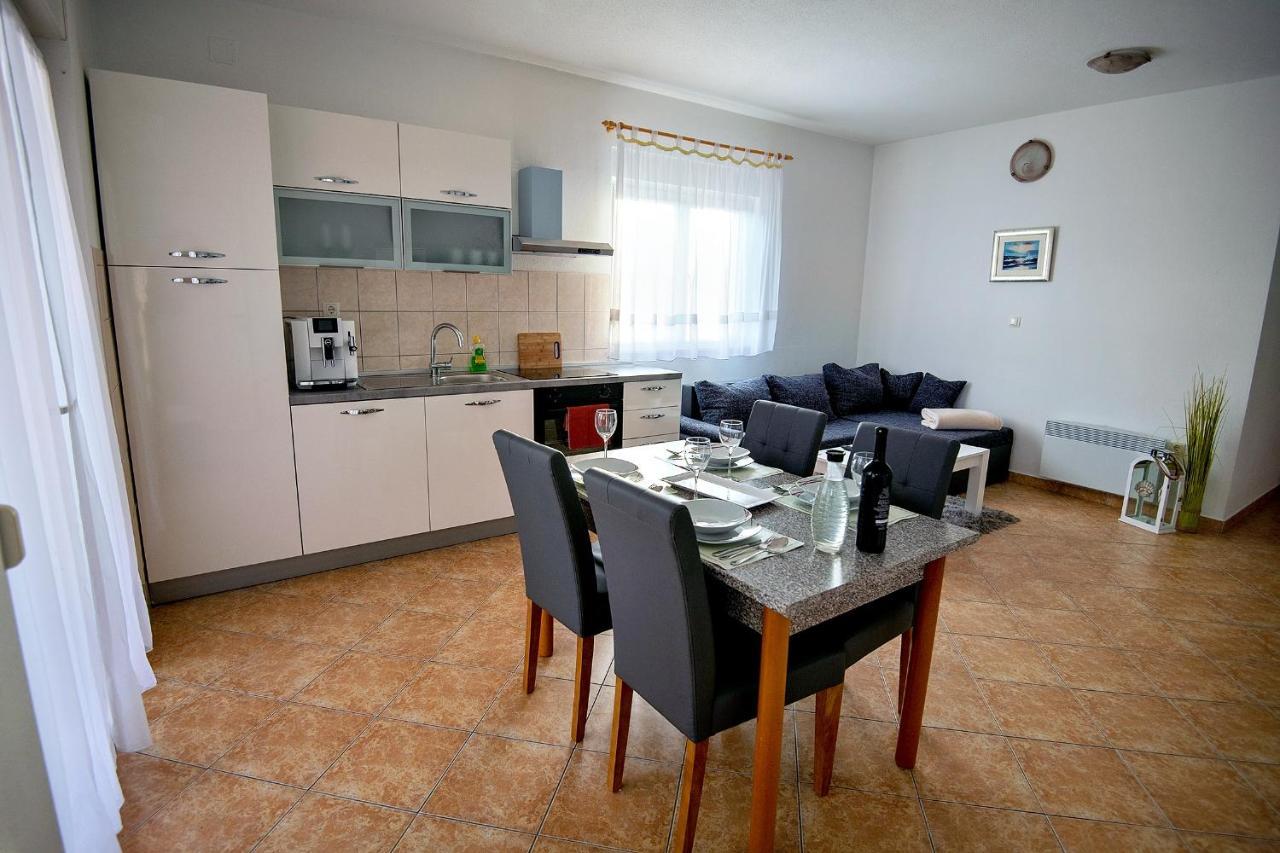Apartments Mamut Trogir Ngoại thất bức ảnh