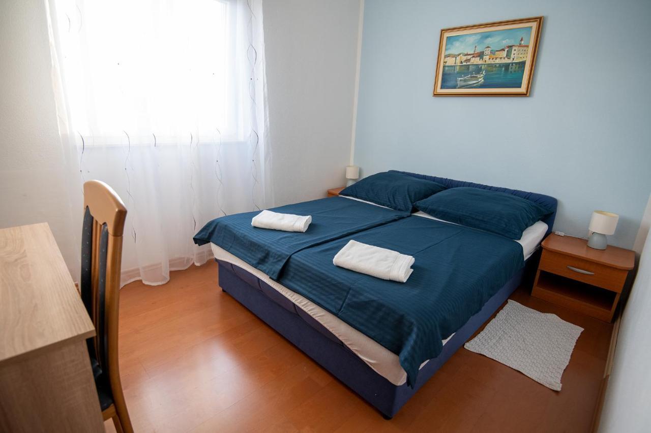 Apartments Mamut Trogir Ngoại thất bức ảnh