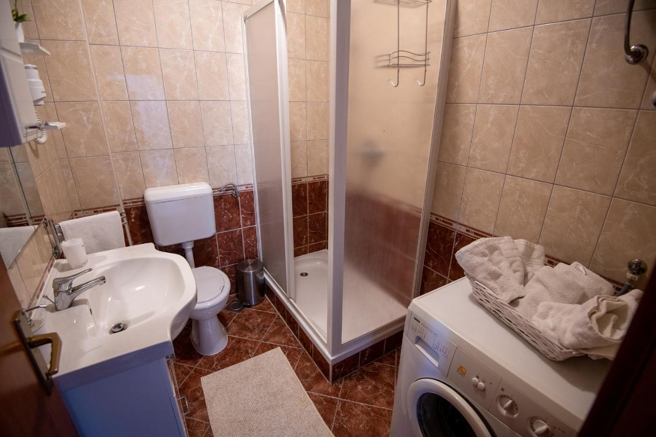 Apartments Mamut Trogir Ngoại thất bức ảnh