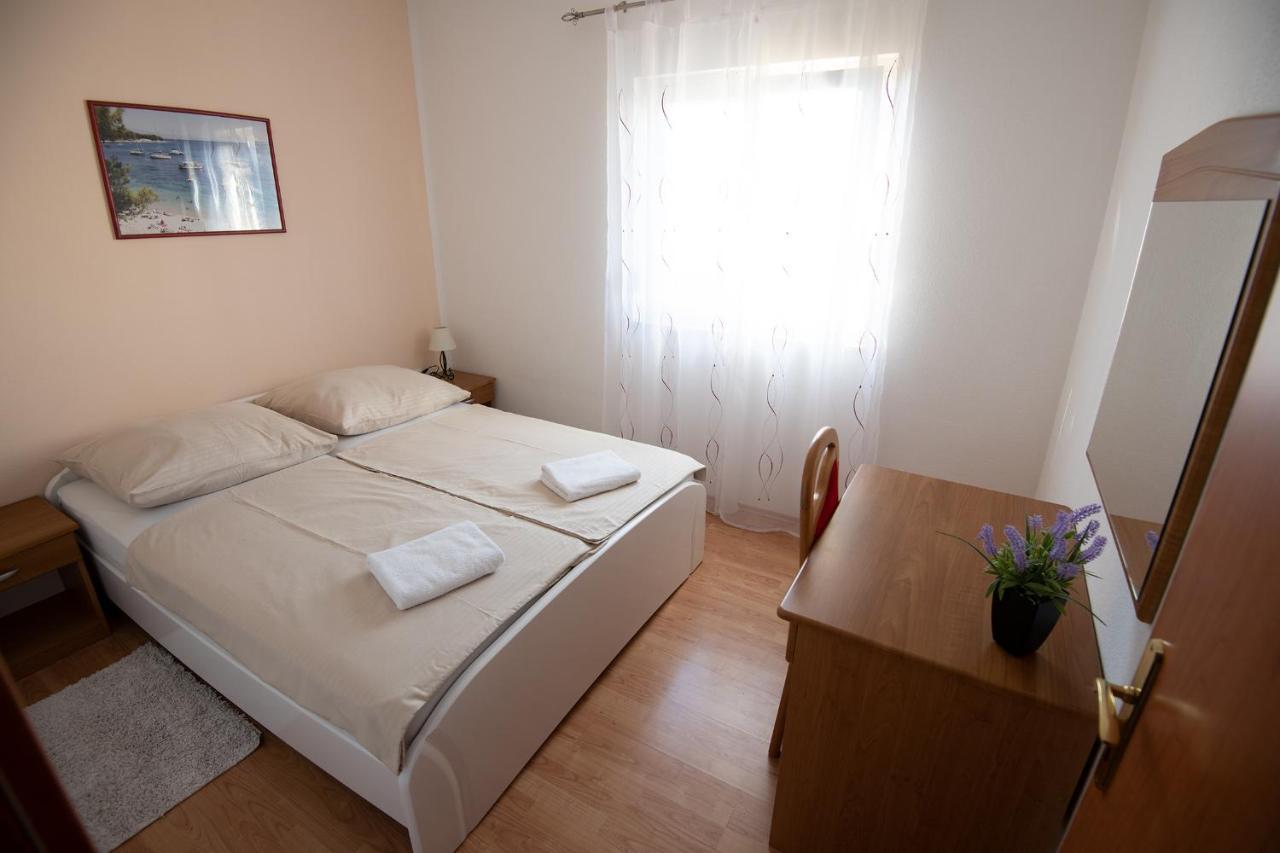 Apartments Mamut Trogir Ngoại thất bức ảnh