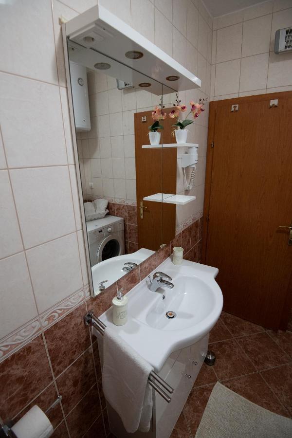 Apartments Mamut Trogir Ngoại thất bức ảnh