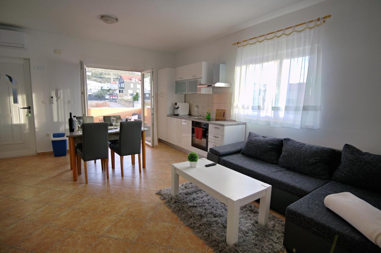 Apartments Mamut Trogir Ngoại thất bức ảnh