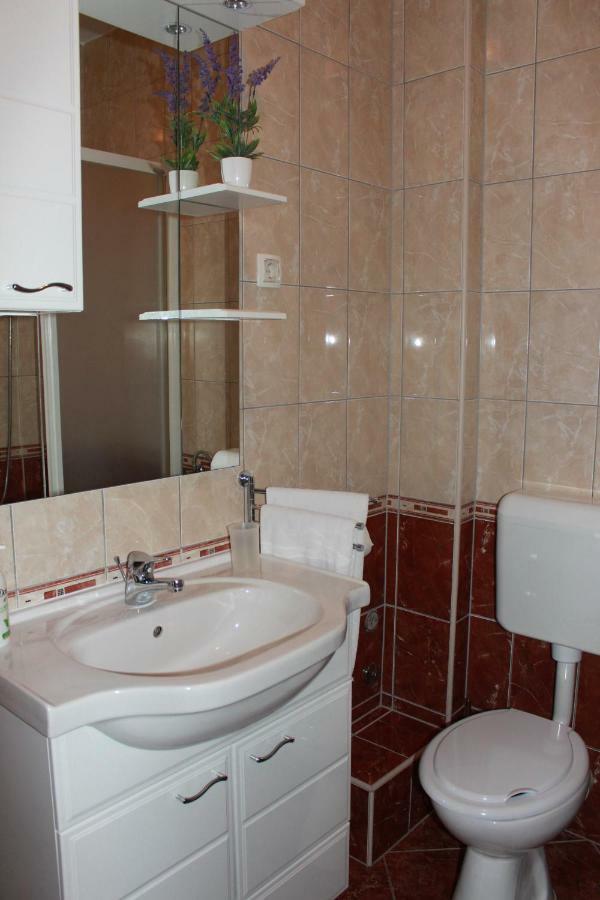 Apartments Mamut Trogir Ngoại thất bức ảnh